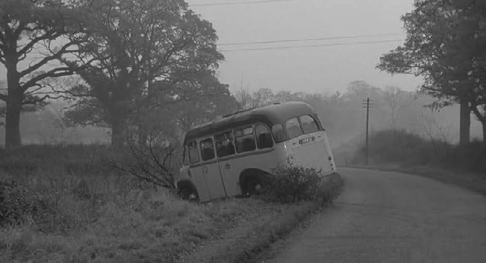 未知空間の恐怖／光る眼の画像