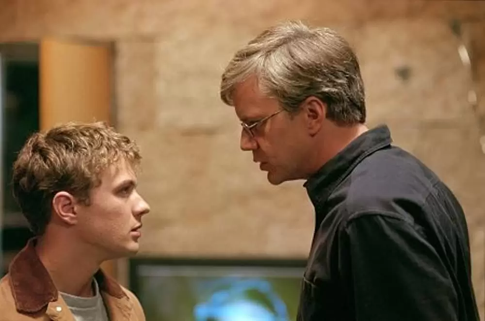 「サベイランス -監視-」ライアン・フィリップ & ティム・ロビンスの画像