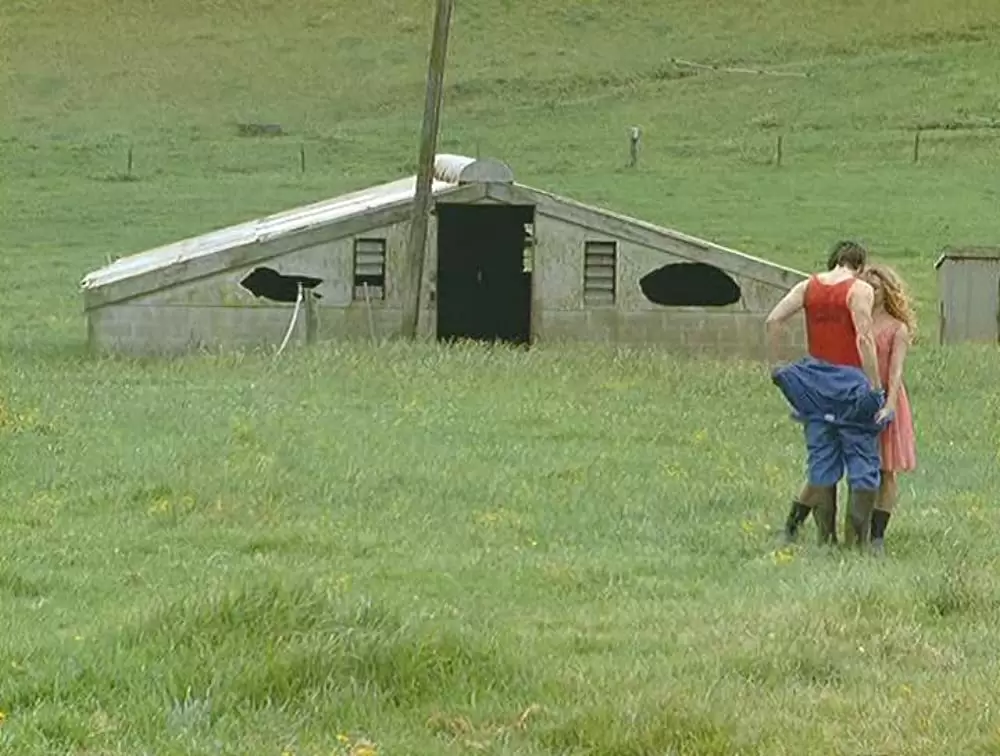 「ミルクのお値段」Danielle Cormack & カール・アーバンの画像