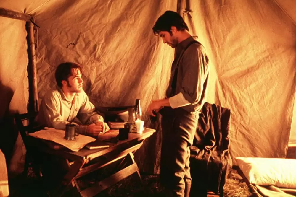 「テキサス・レンジャーズ」ディラン・マクダーモット & ジェームズ・バン・ダー・ビークの画像