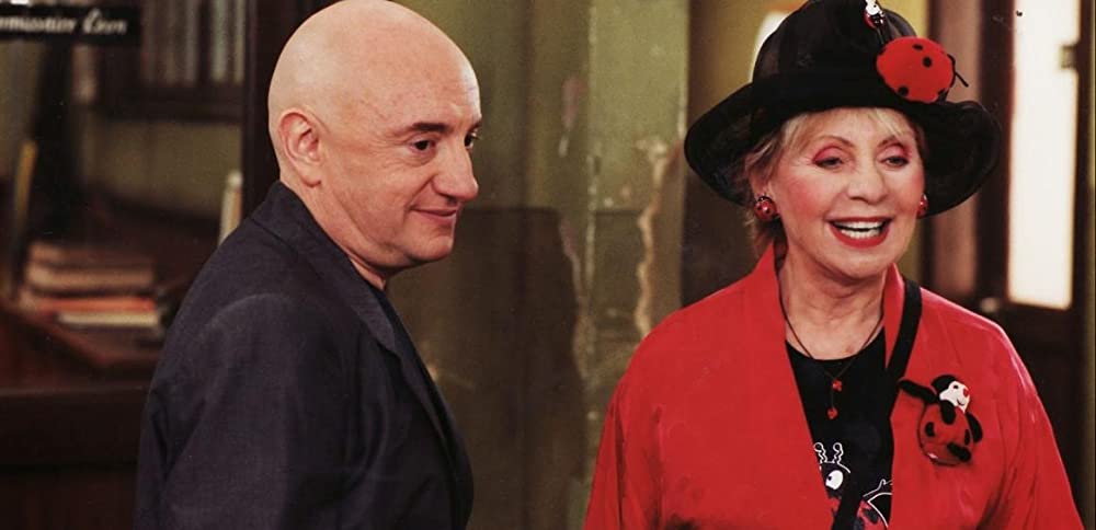 マダムと奇人と殺人との画像