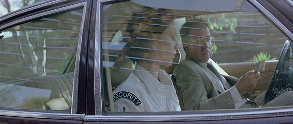 籠の中の乙女の画像