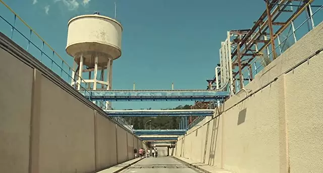 顔たち、ところどころの画像