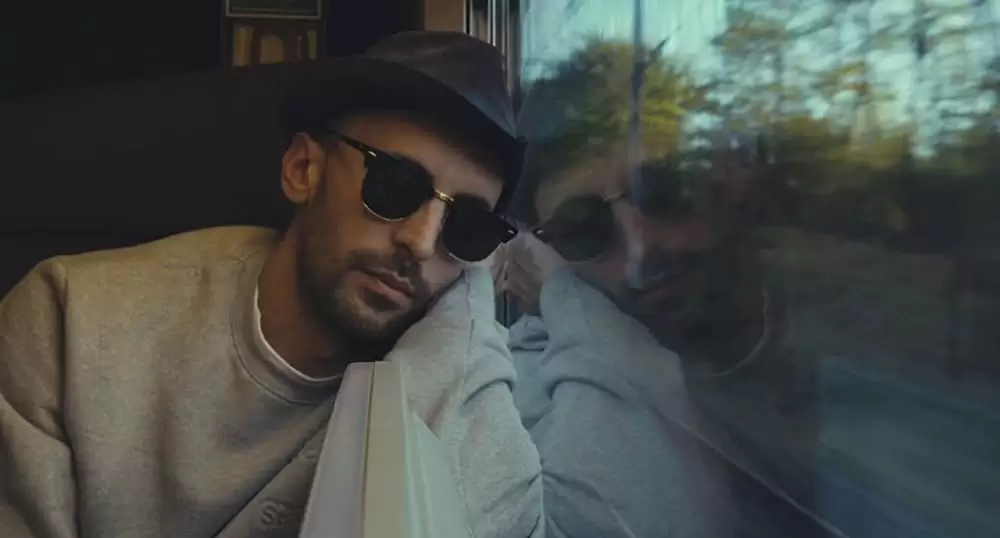 顔たち、ところどころの画像