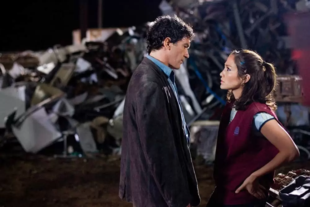 「ボーダータウン 報道されない殺人者」アントニオ・バンデラス & ジェニファー・ロペスの画像