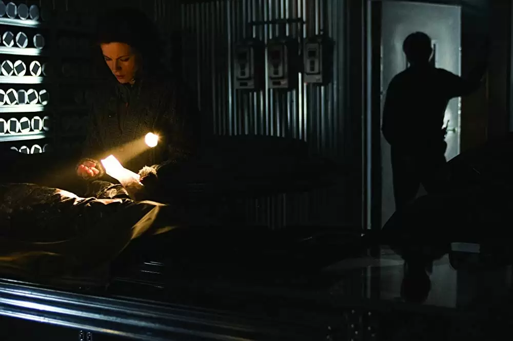 「ホワイトアウト」ケイト・ベッキンセール & トム・スケリットの画像