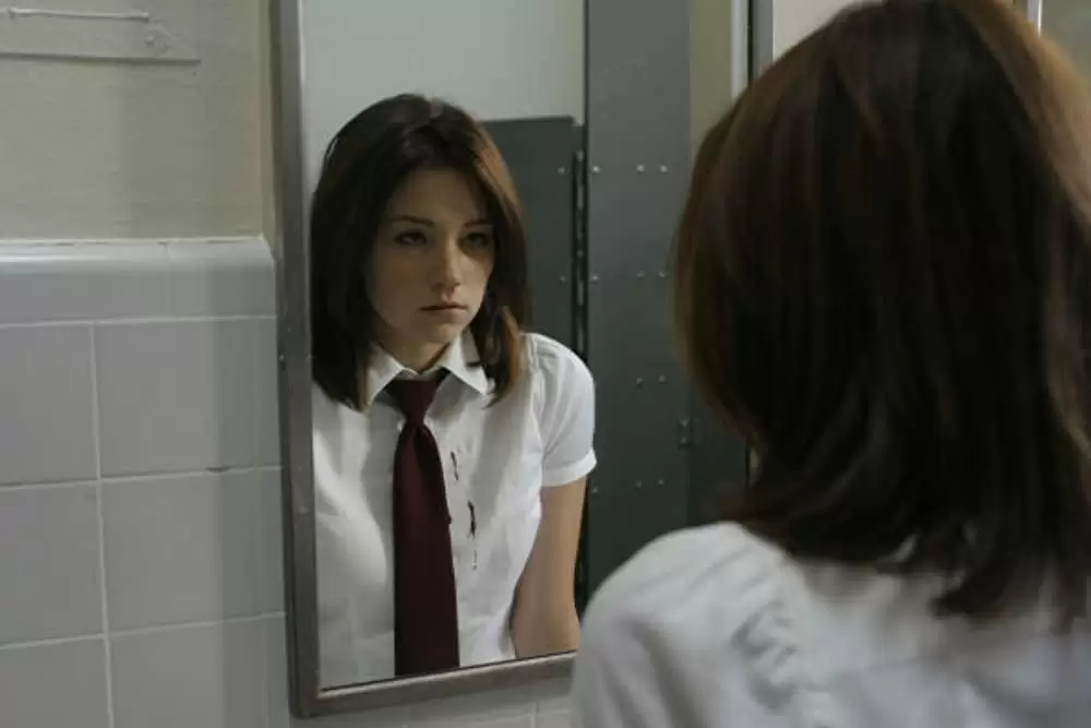 「モリー・ハートレイ 血塗られた制服女子高生」ヘイリー・ベネットの画像