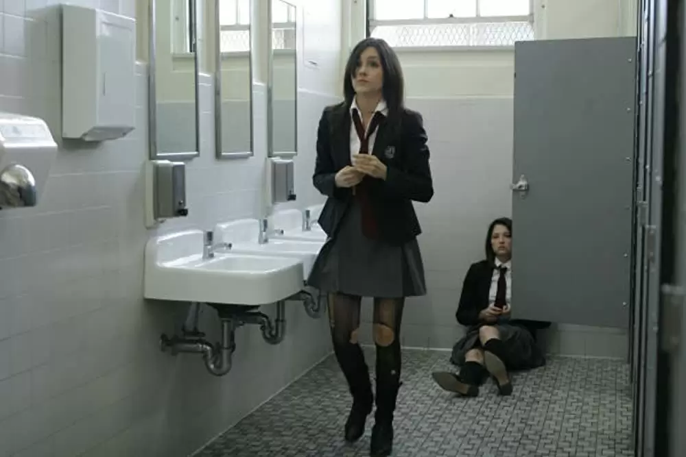 「モリー・ハートレイ 血塗られた制服女子高生」シャノン・ウッドワード & ヘイリー・ベネットの画像