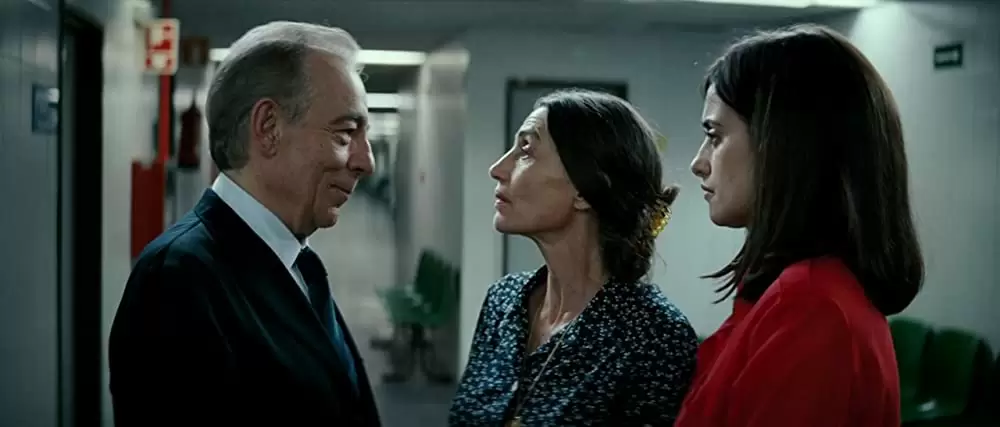 「抱擁のかけら」ペネロペ・クルス & ルイス・オマール & Ángela Molinaの画像