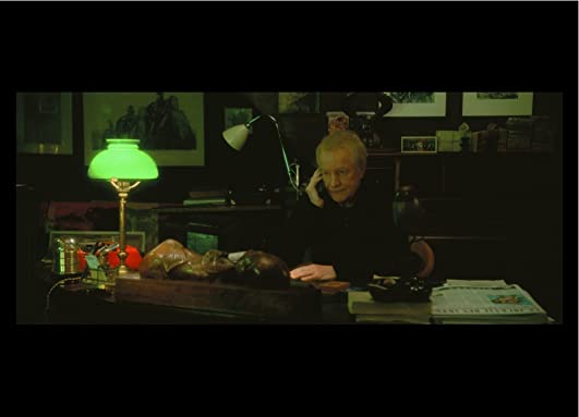 風にそよぐ草の画像