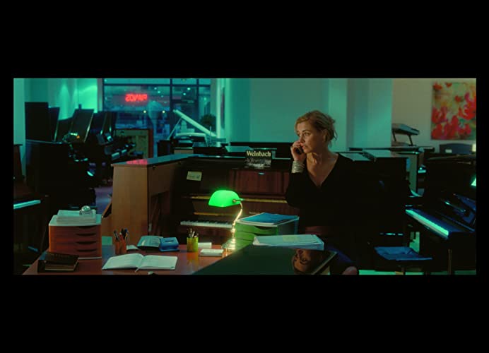 風にそよぐ草の画像