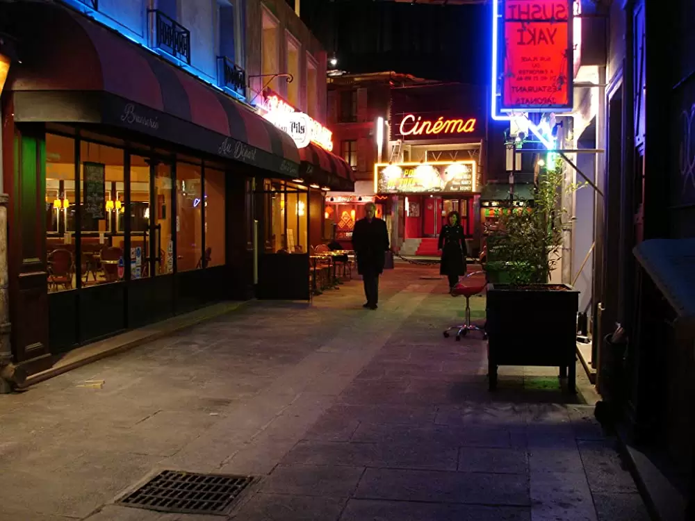 風にそよぐ草の画像