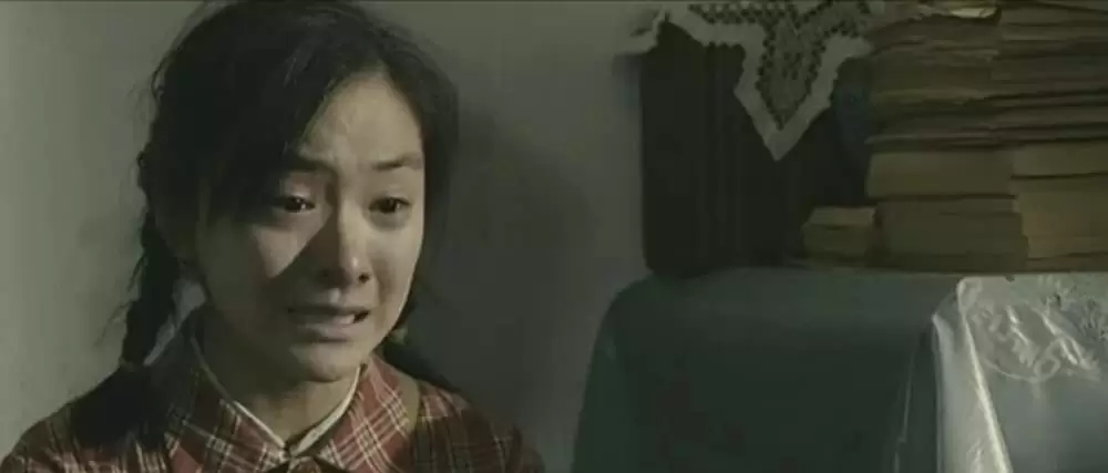 サンザシの樹の下での画像