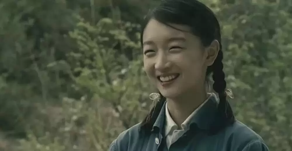 「サンザシの樹の下で」周冬雨の画像