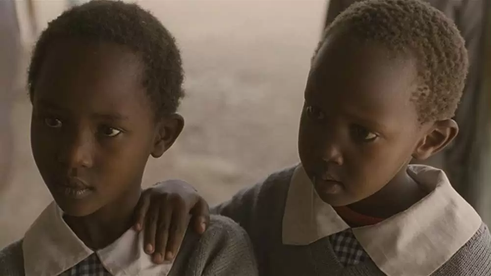 おじいさんと草原の小学校の画像