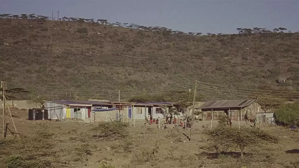 おじいさんと草原の小学校の画像