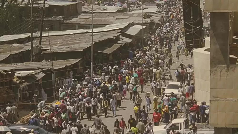 おじいさんと草原の小学校の画像