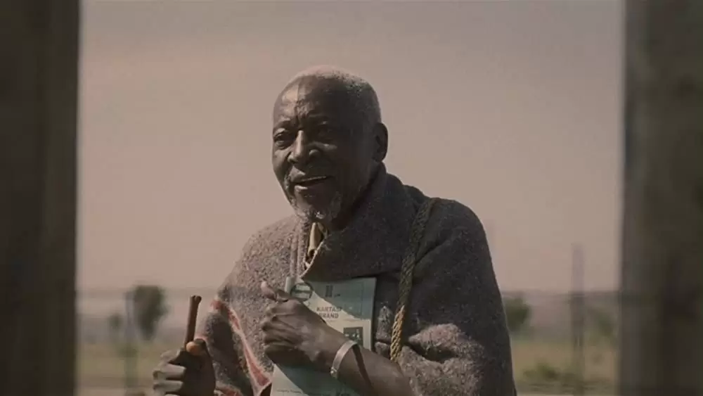 おじいさんと草原の小学校の画像