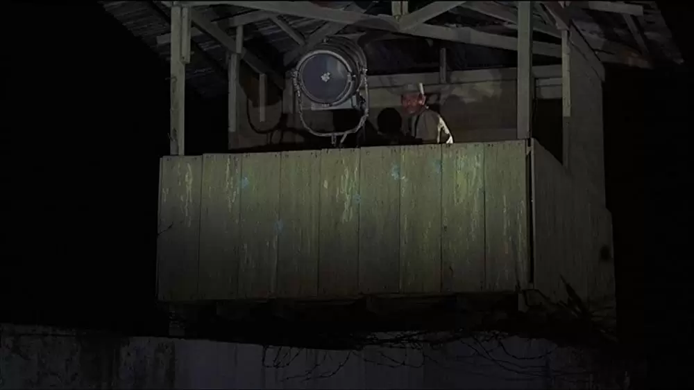 残酷女刑務所の画像