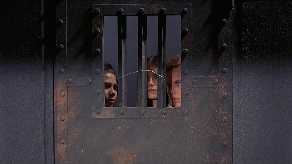 残酷女刑務所の画像