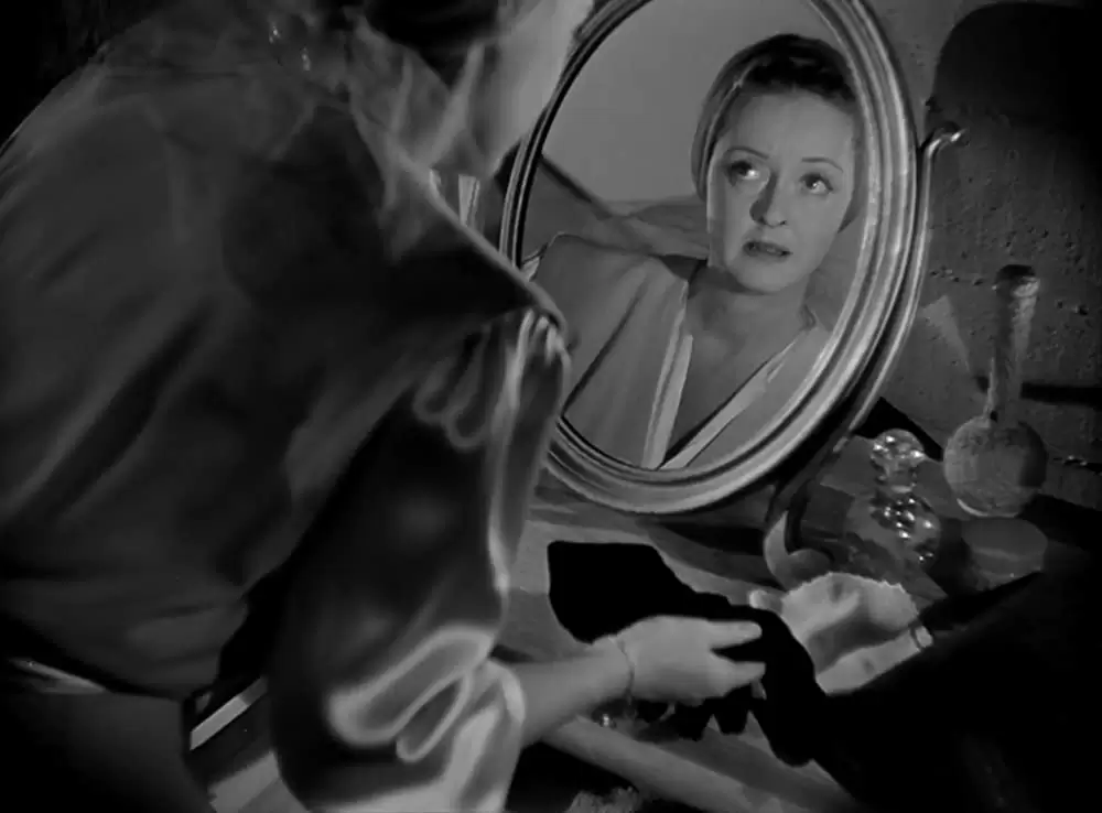 「愛憎の曲」ベティ・デイビスの画像