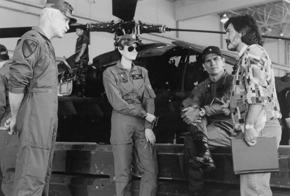 「アパッチ」トミー・リー・ジョーンズ & ショーン・ヤング & デイル・ダイ & David Greenの画像