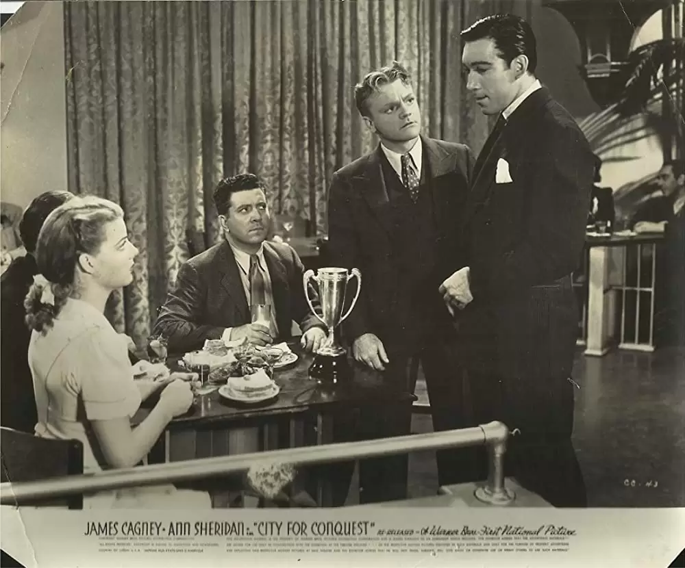 「栄光の都」ジェームズ・キャグニー & アンソニー・クイン & フランク・マクヒュー & アン・シェリダンの画像