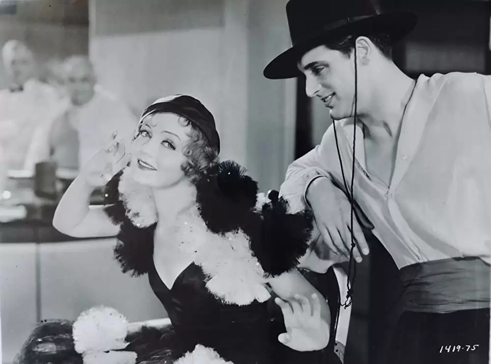 追ひつめられた女の画像