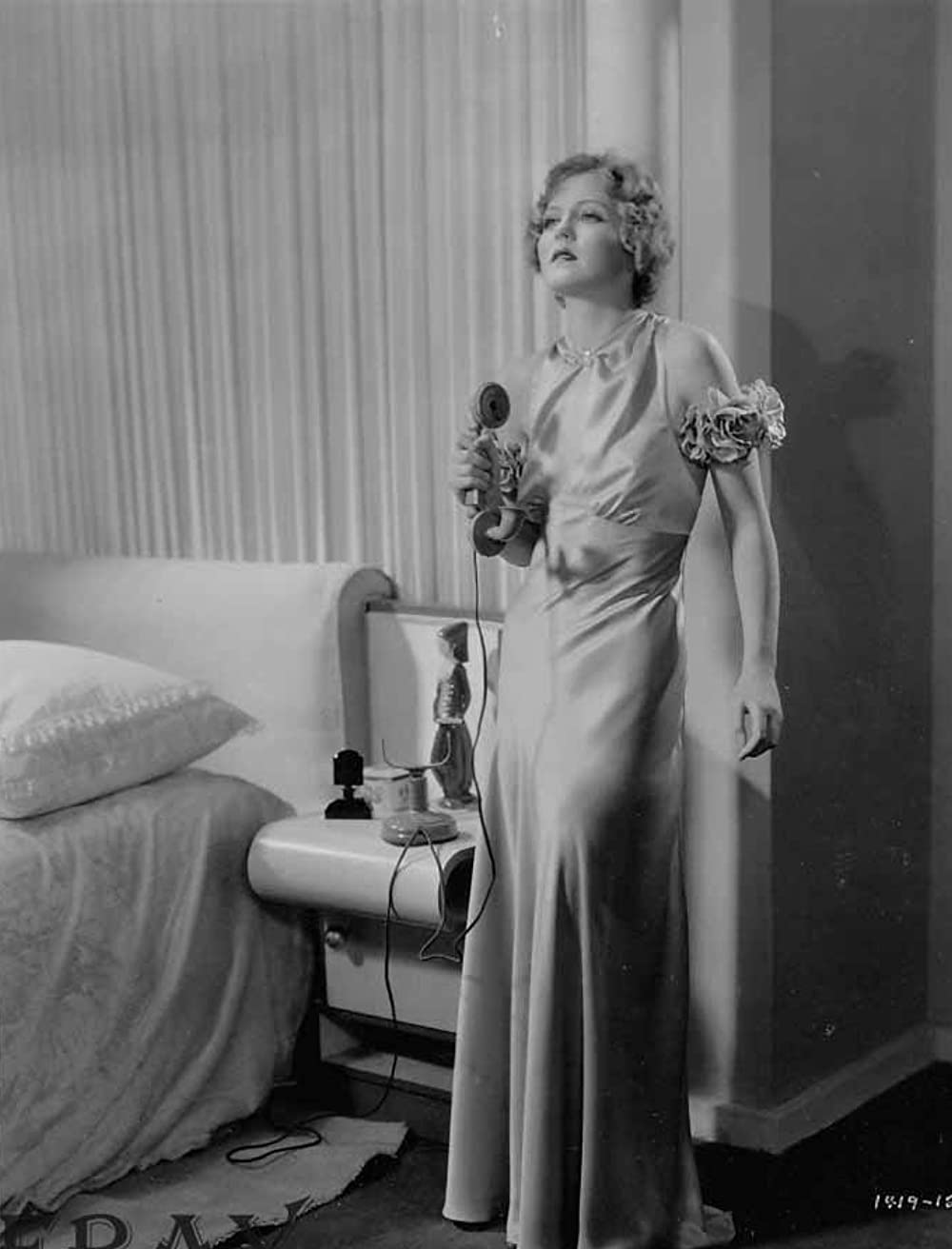 追ひつめられた女の画像