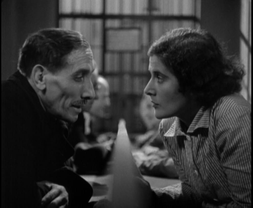 鉄窓と花束の画像