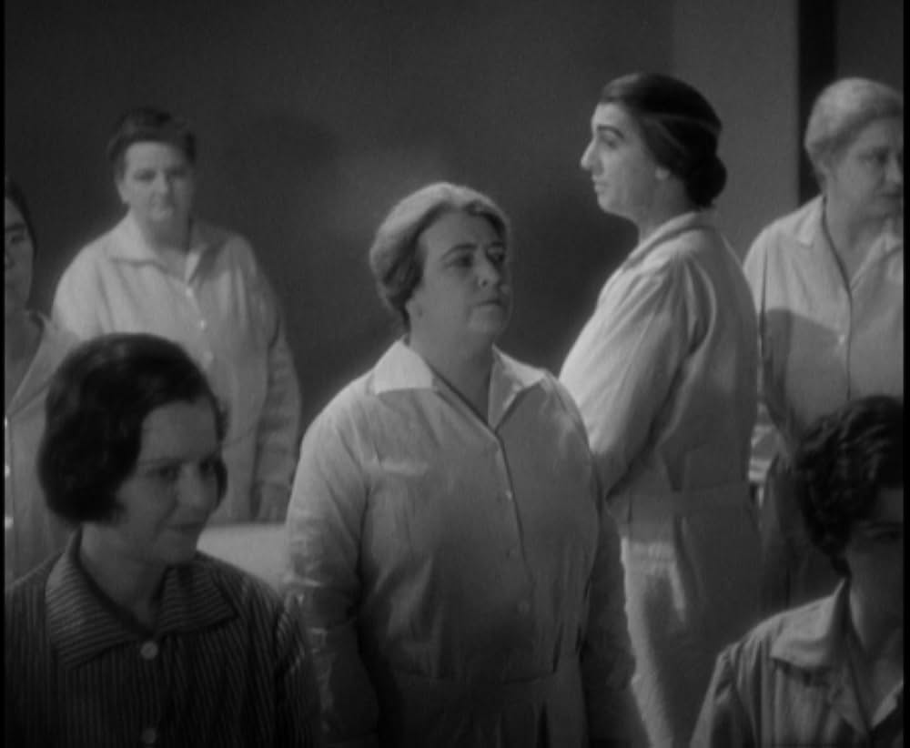 鉄窓と花束の画像