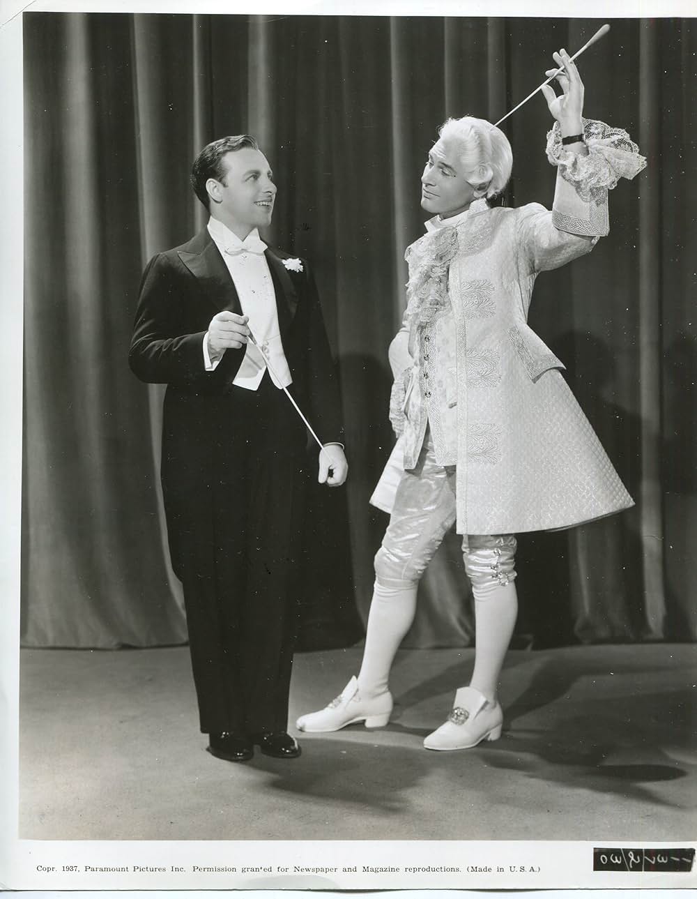 画家とモデルの画像