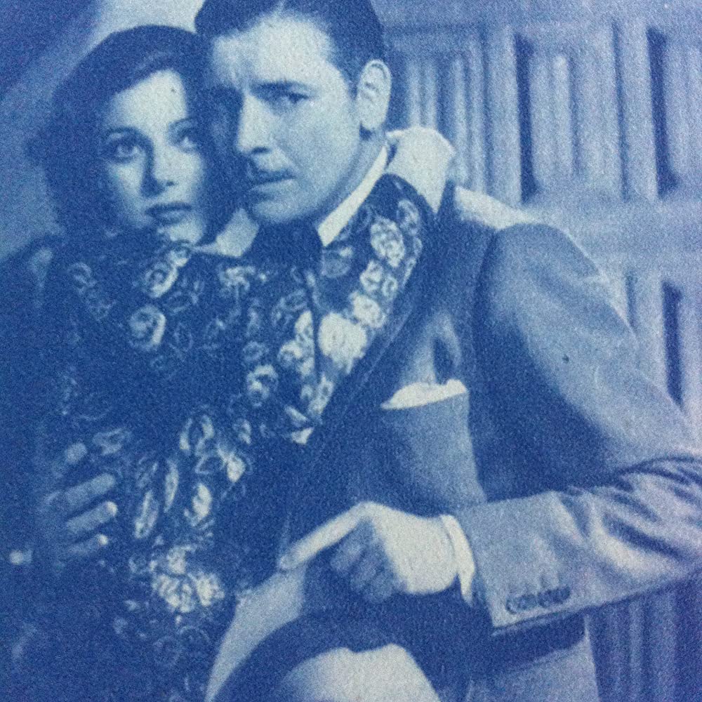 霧に立つ影の画像