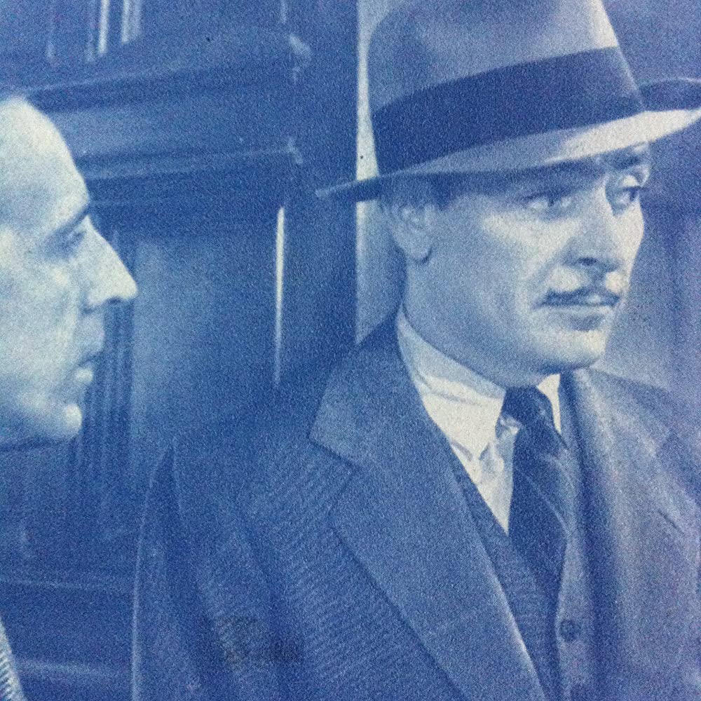 霧に立つ影の画像