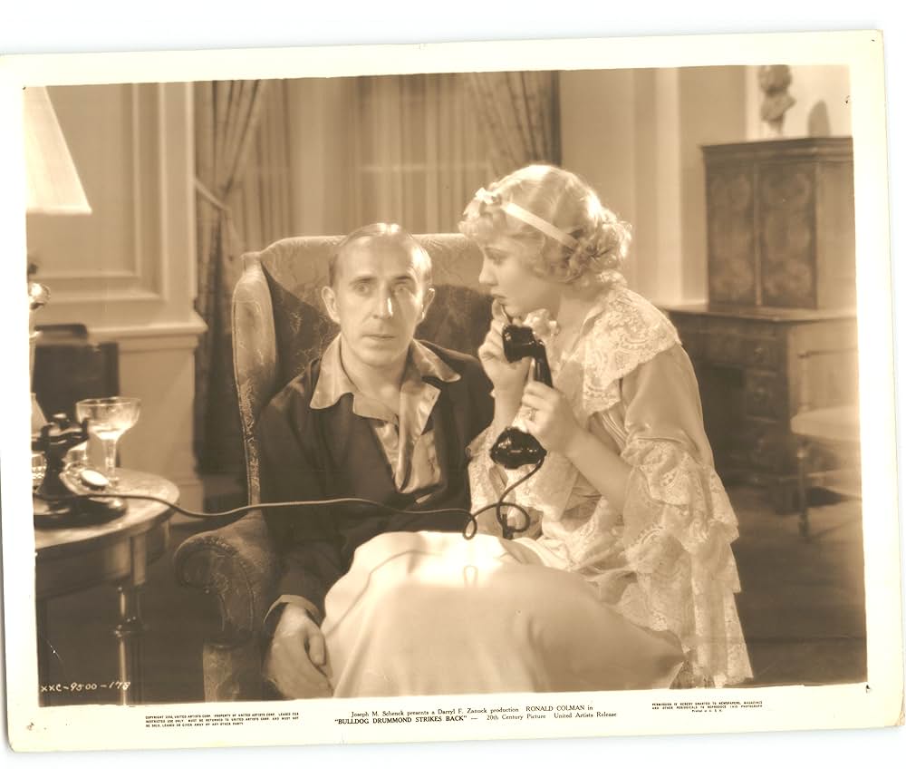 霧に立つ影の画像