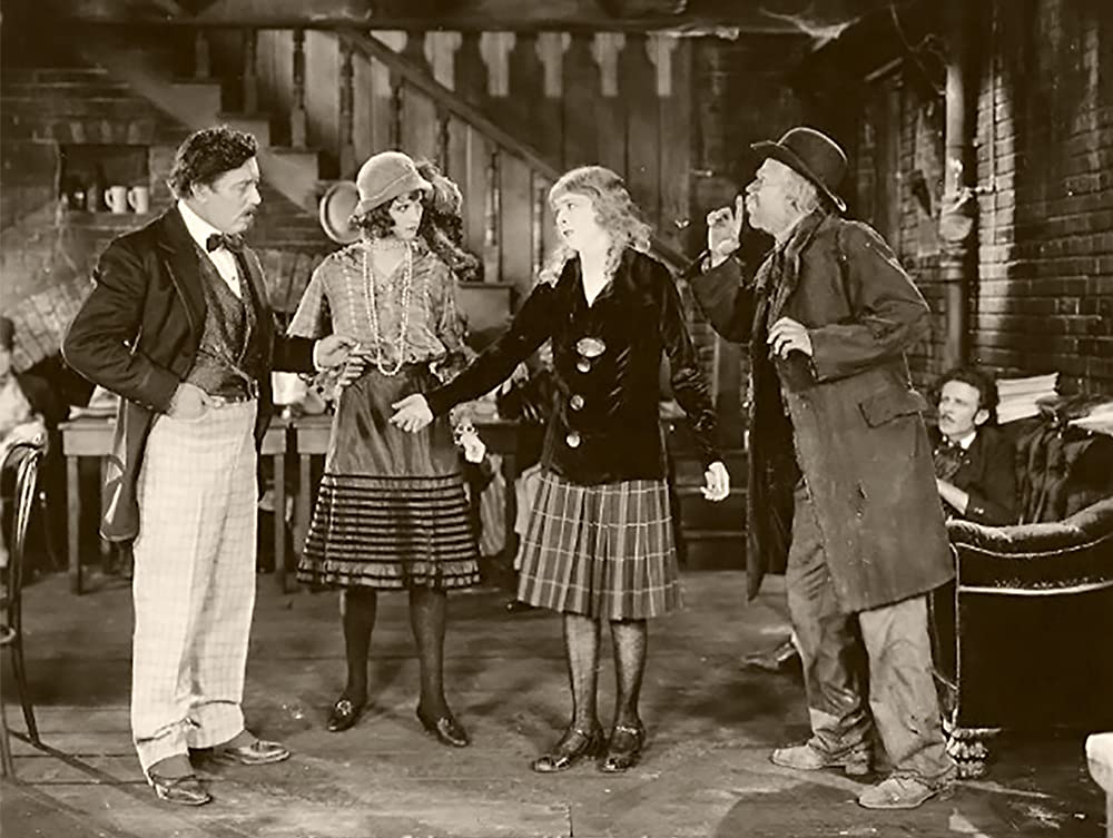 霧の裏街の画像