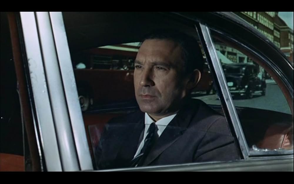 群衆の中の殺し屋の画像