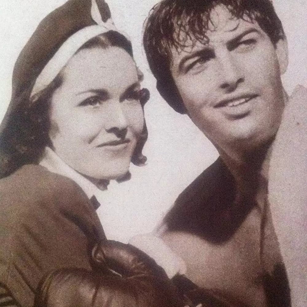 群衆は叫ぶの画像