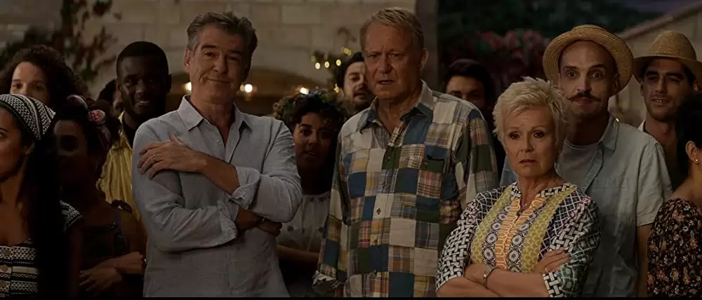 「マンマ・ミーア！ ヒア・ウィー・ゴー」ピアース・ブロスナン & ステラン・スカルスガルド & ジュリー・ウォルターズの画像