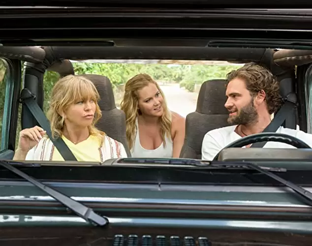 「クレイジー・バカンス ツイてない女たちの南国旅行」ゴールディ・ホーン & エイミー・シューマー & トム・ベイトマンの画像