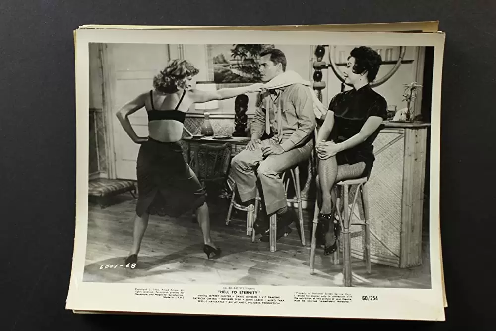 「戦場よ永遠に」ジェフリー・ハンター & Michi Kobi & パトリシア・オーウェンズの画像