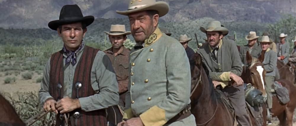 手錠の男の画像