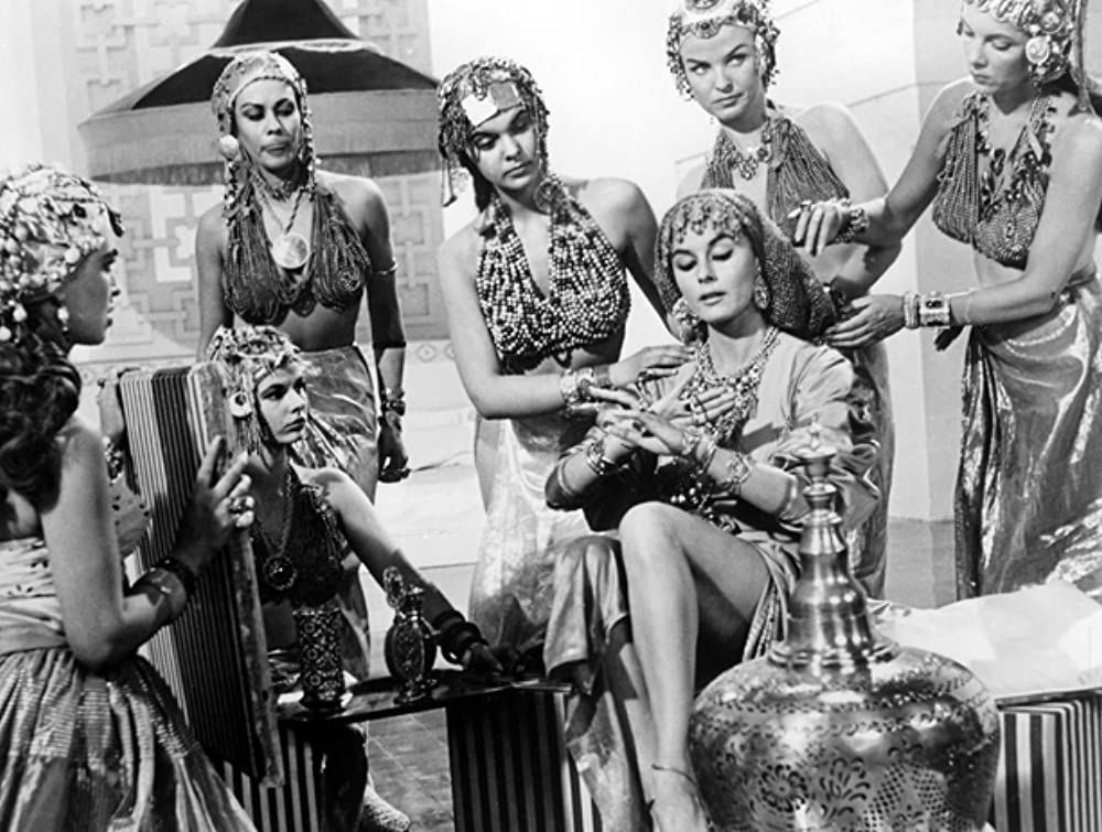 熱砂の女盗賊の画像