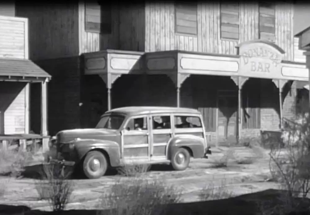 「非常線」スティーブン・マクナリー & アレクシス・スミスの画像