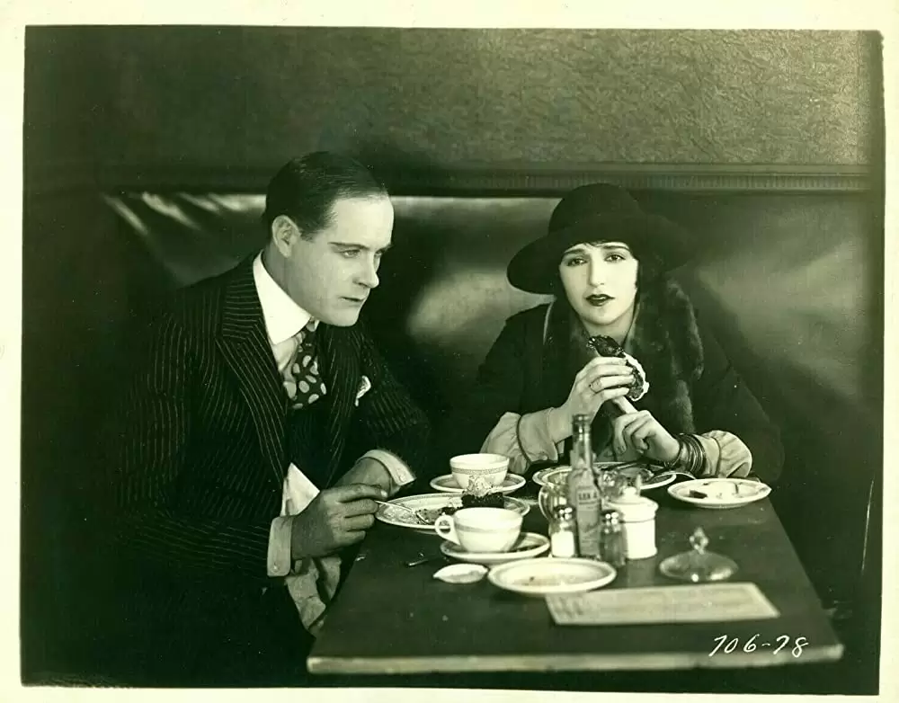 「霹靂の巨弾の上に」Bebe Daniels & ケネス・ハーランの画像