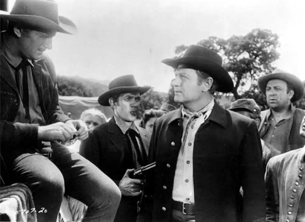 「見知らぬ渡り者」ジョエル・マクリーの画像