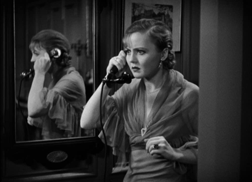 鏡の前の接吻の画像