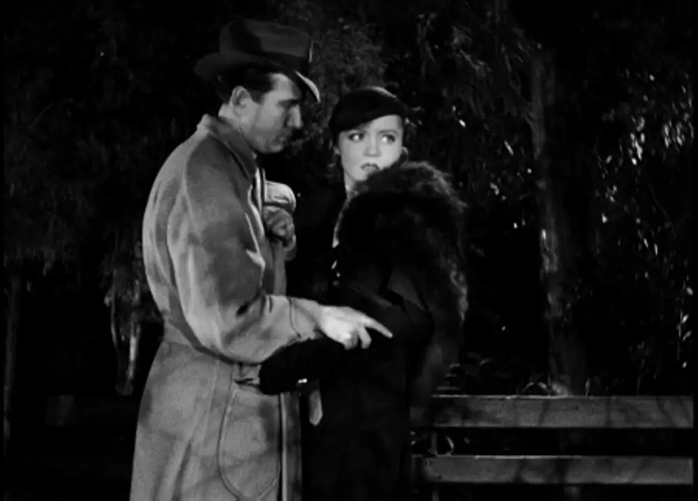 鏡の前の接吻の画像