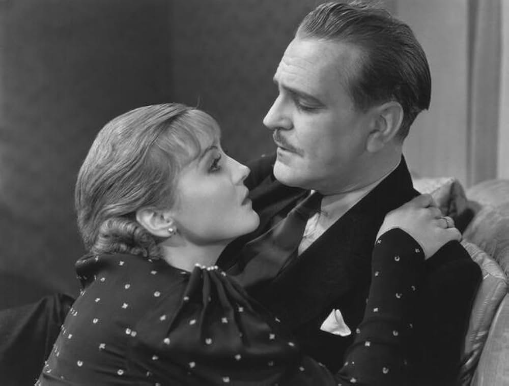 鏡の前の接吻の画像