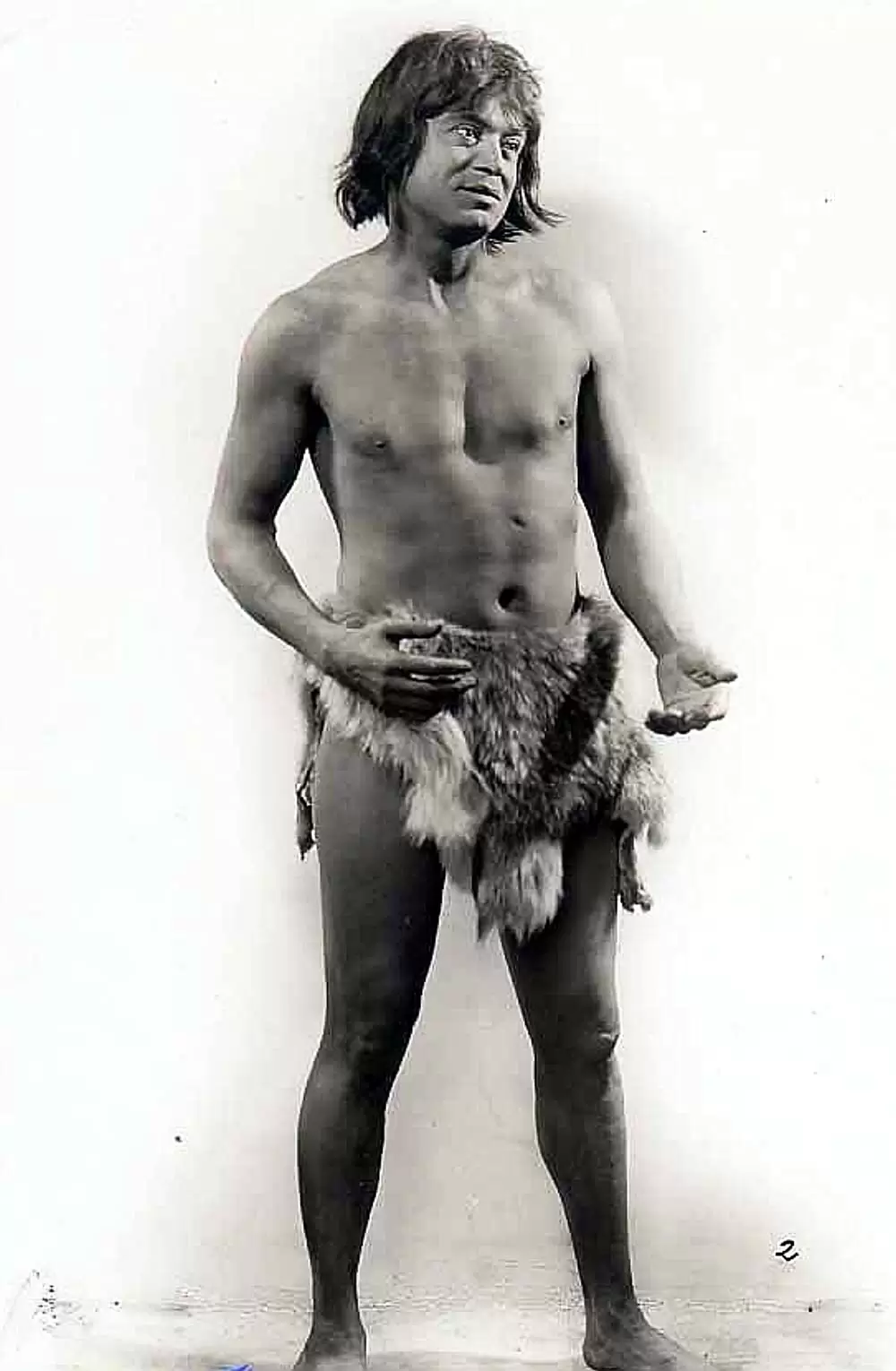 「ロビンソン・クルーソー漂流記（1922）」ノーブル・ジョンソンの画像
